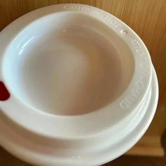 NWOT 2023 Starbucks Christmas Reusable Plastic Cup with Lid - Picture 3 of 3